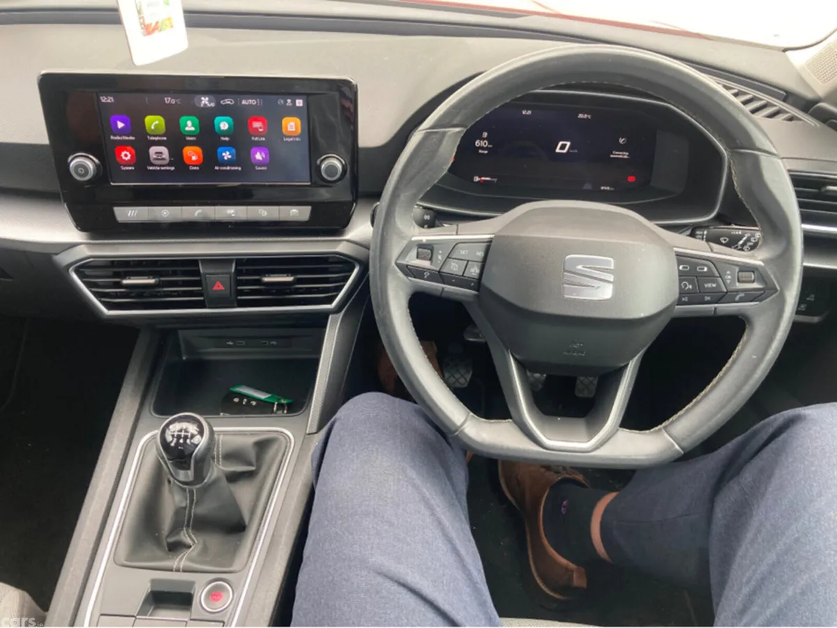 SEAT Leon Hatchback, Diesel, 2020, Red