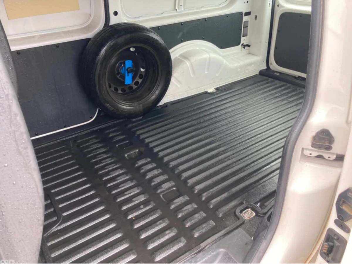 Volkswagen Caddy Hatchback, Diesel, 2019, White