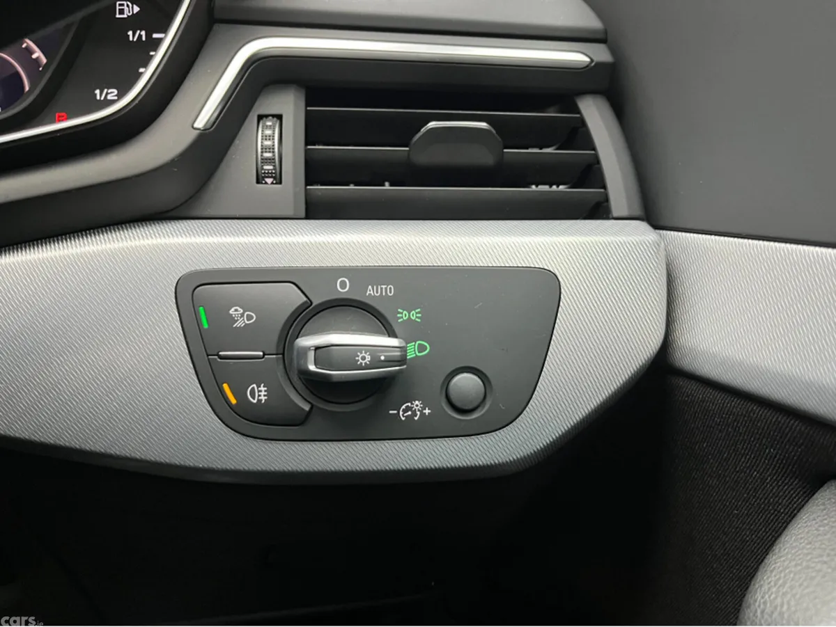 Audi A4 Estate, Petrol, 2018, White