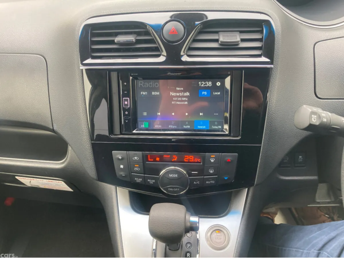 Nissan Serena MPV, Petrol Hybrid, 2016, Silver