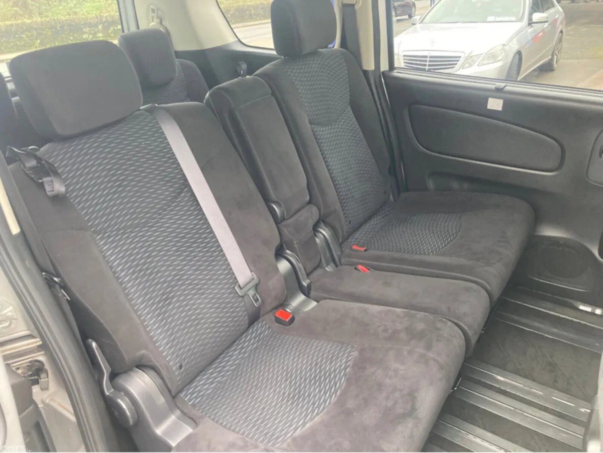 Nissan Serena MPV, Petrol Hybrid, 2016, Silver