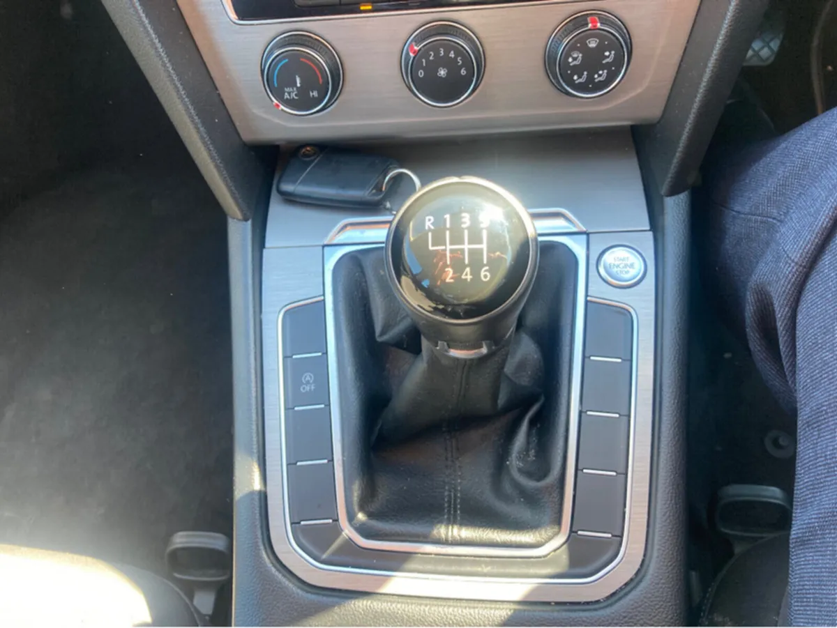 Volkswagen Passat Saloon, Diesel, 2018, Blue