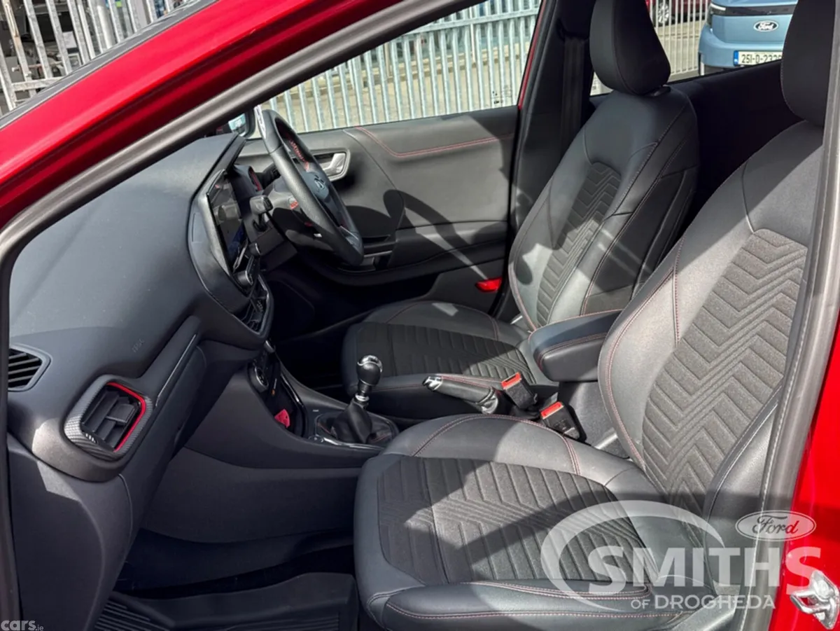 Ford Puma MPV, Petrol Hybrid, 2022, Red