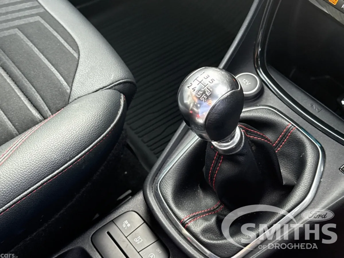 Ford Puma MPV, Petrol Hybrid, 2022, Red