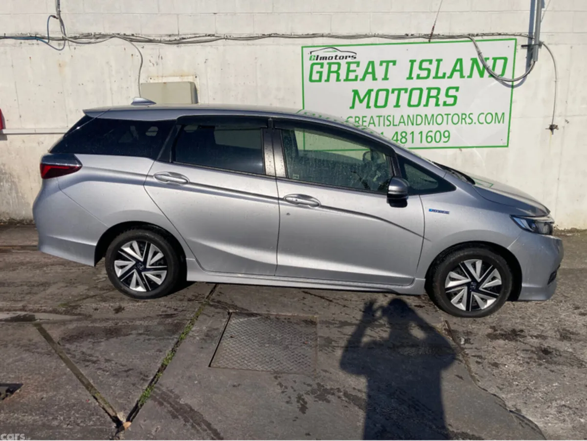 Honda Shuttle Hatchback, Petrol Hybrid, 2021, Silver