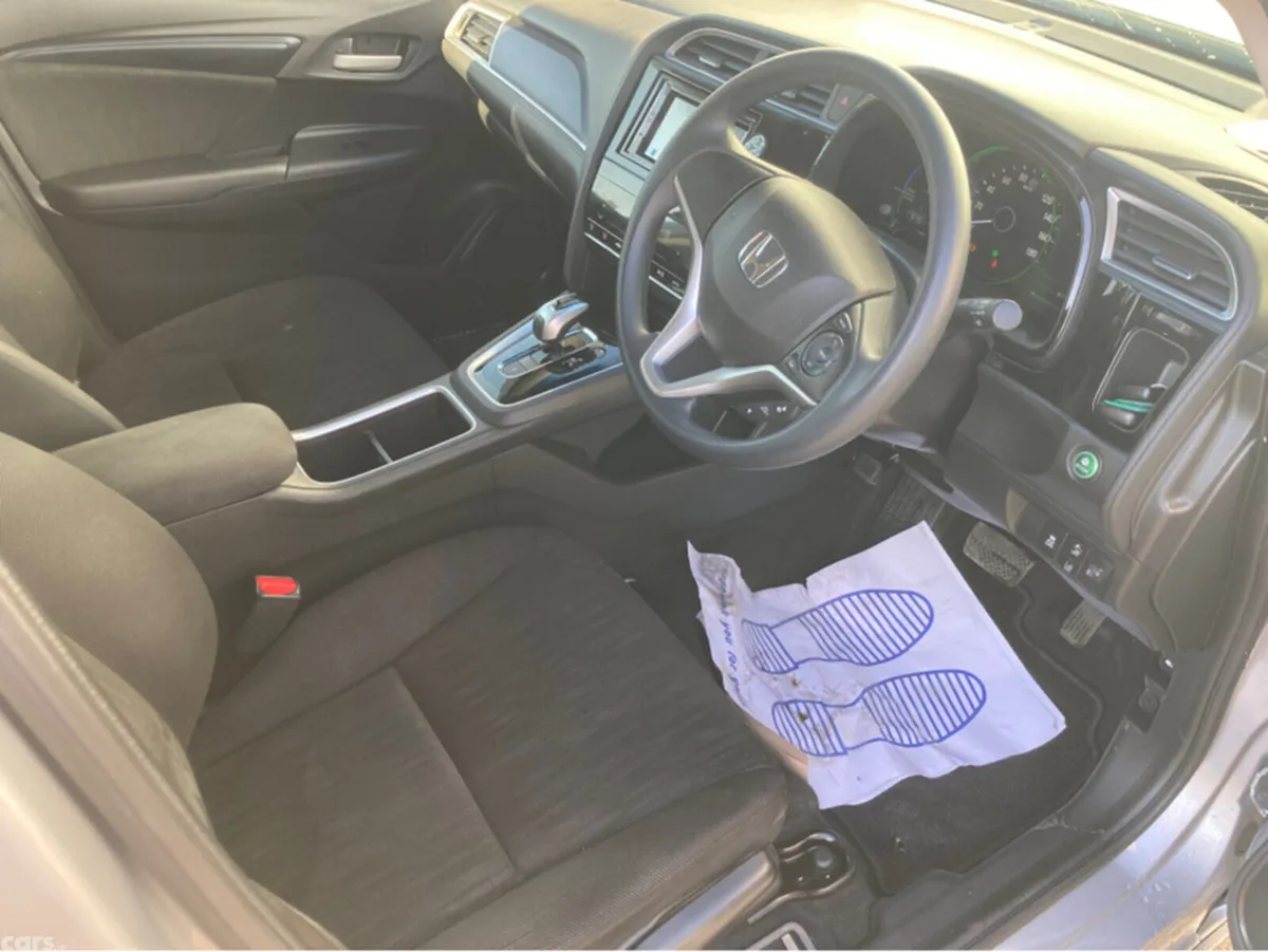 Honda Shuttle Hatchback, Petrol Hybrid, 2021, Silver