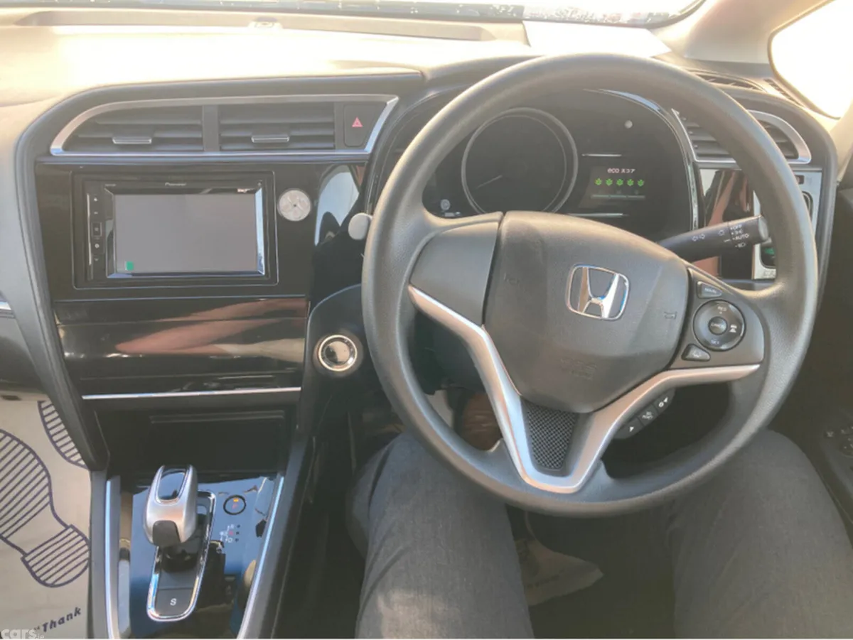 Honda Shuttle Hatchback, Petrol Hybrid, 2021, Silver