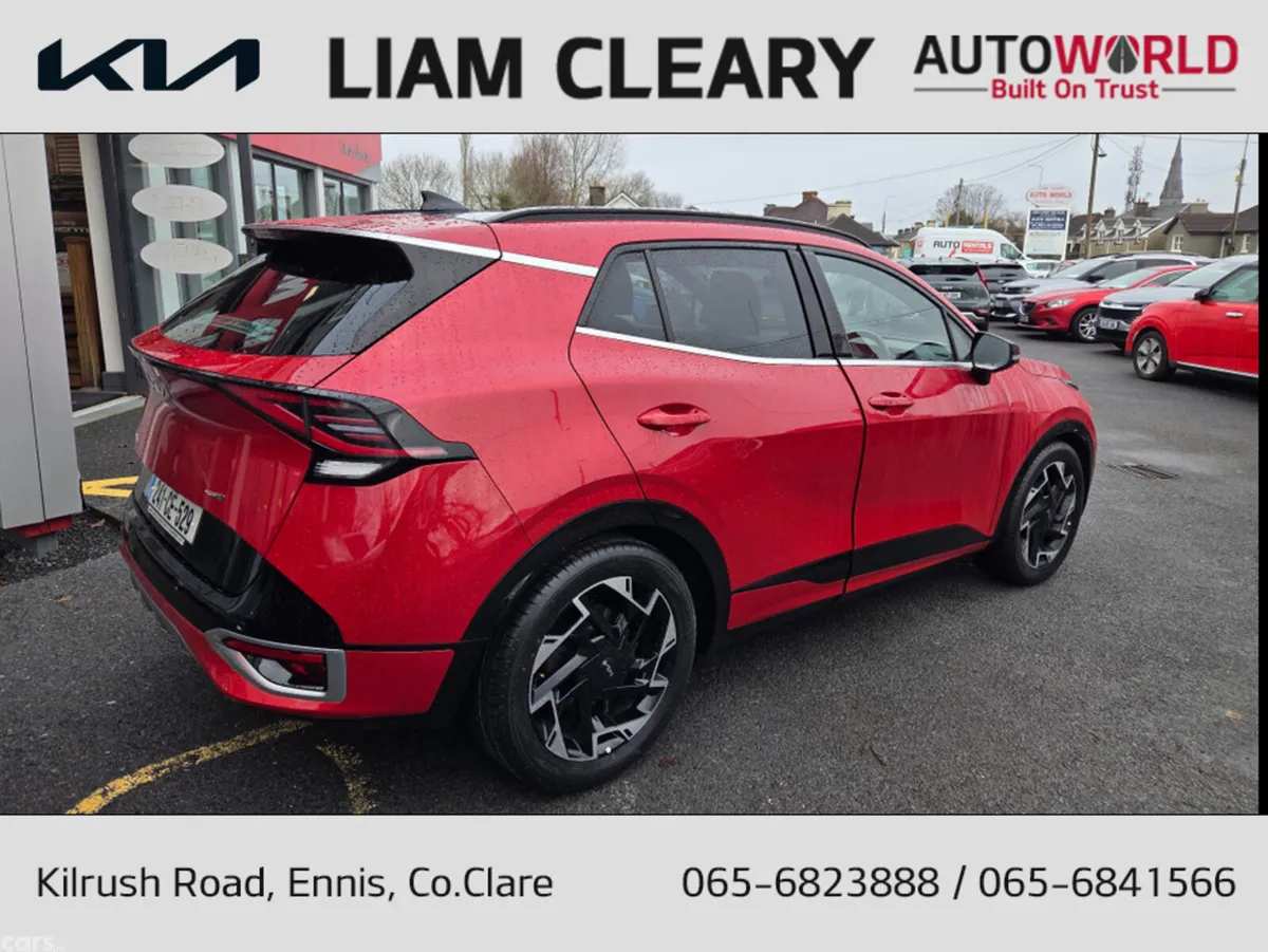 Kia Sportage MPV, Diesel Hybrid, 2024, Red