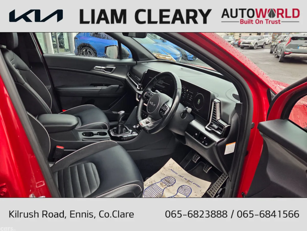 Kia Sportage MPV, Diesel Hybrid, 2024, Red