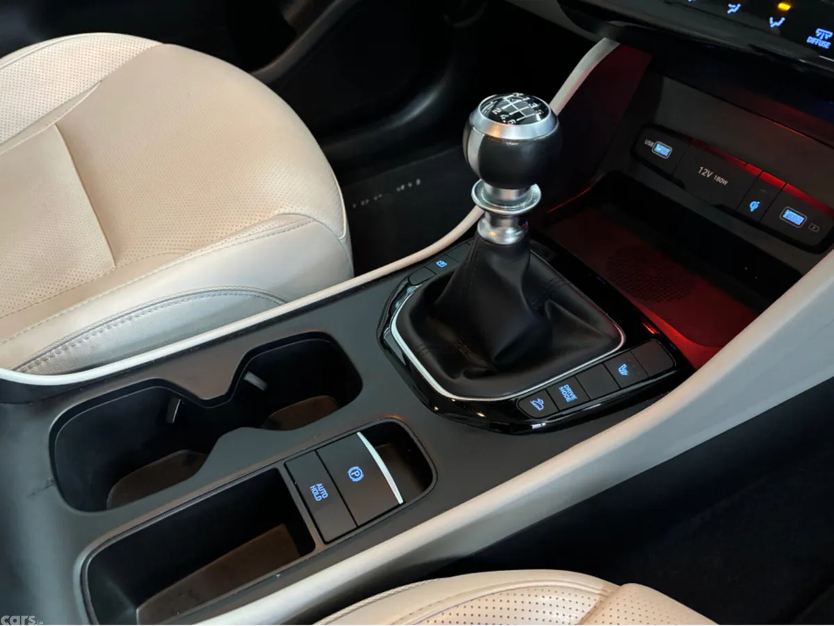 Hyundai Tucson MPV, Diesel, 2023, Black