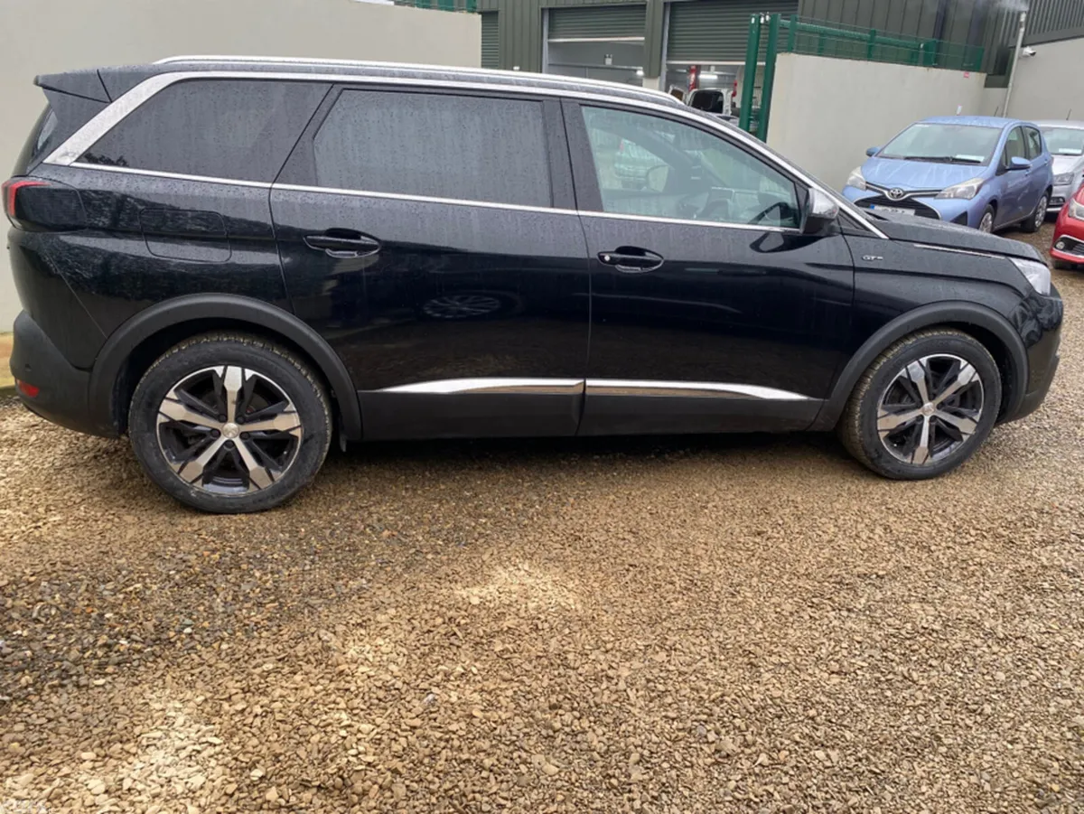 Peugeot 5008 MPV, Diesel, 2019, Black