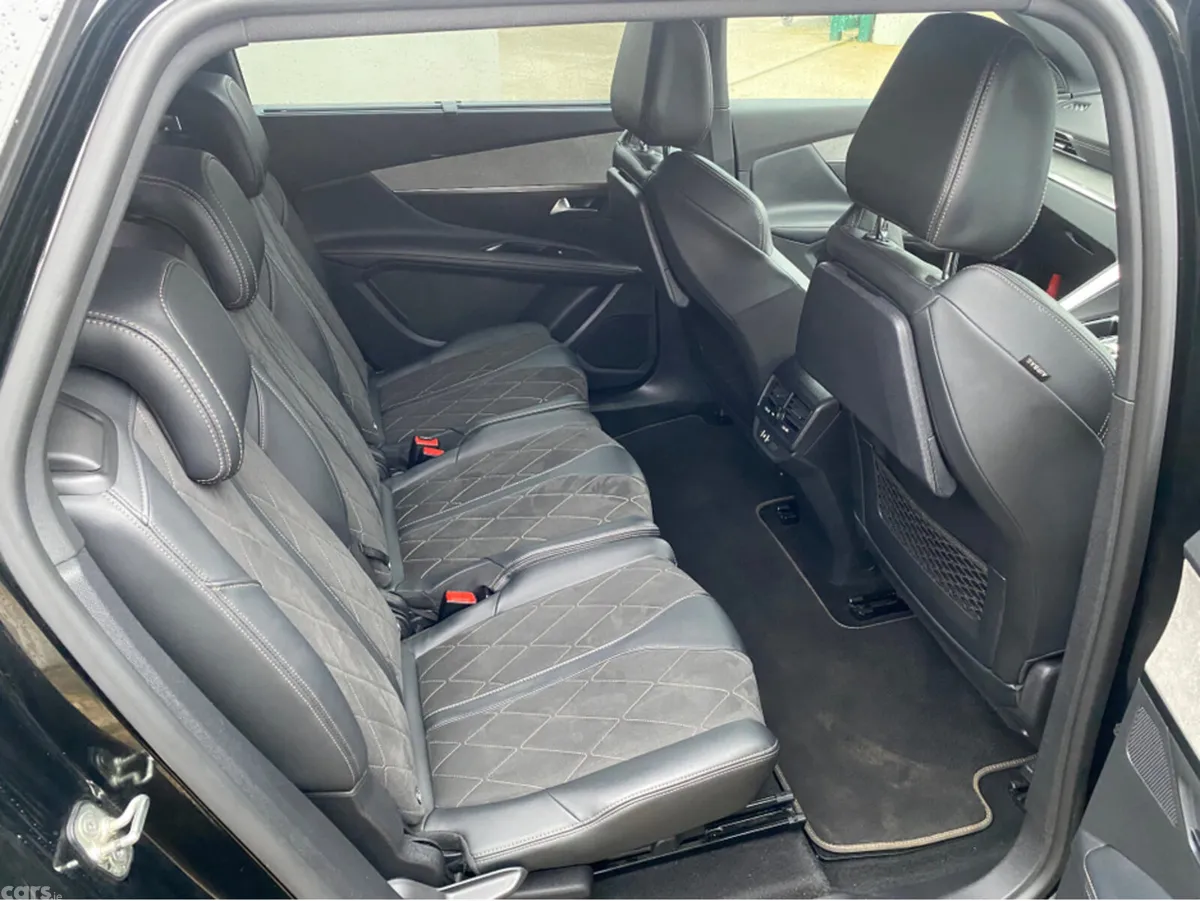 Peugeot 5008 MPV, Diesel, 2019, Black