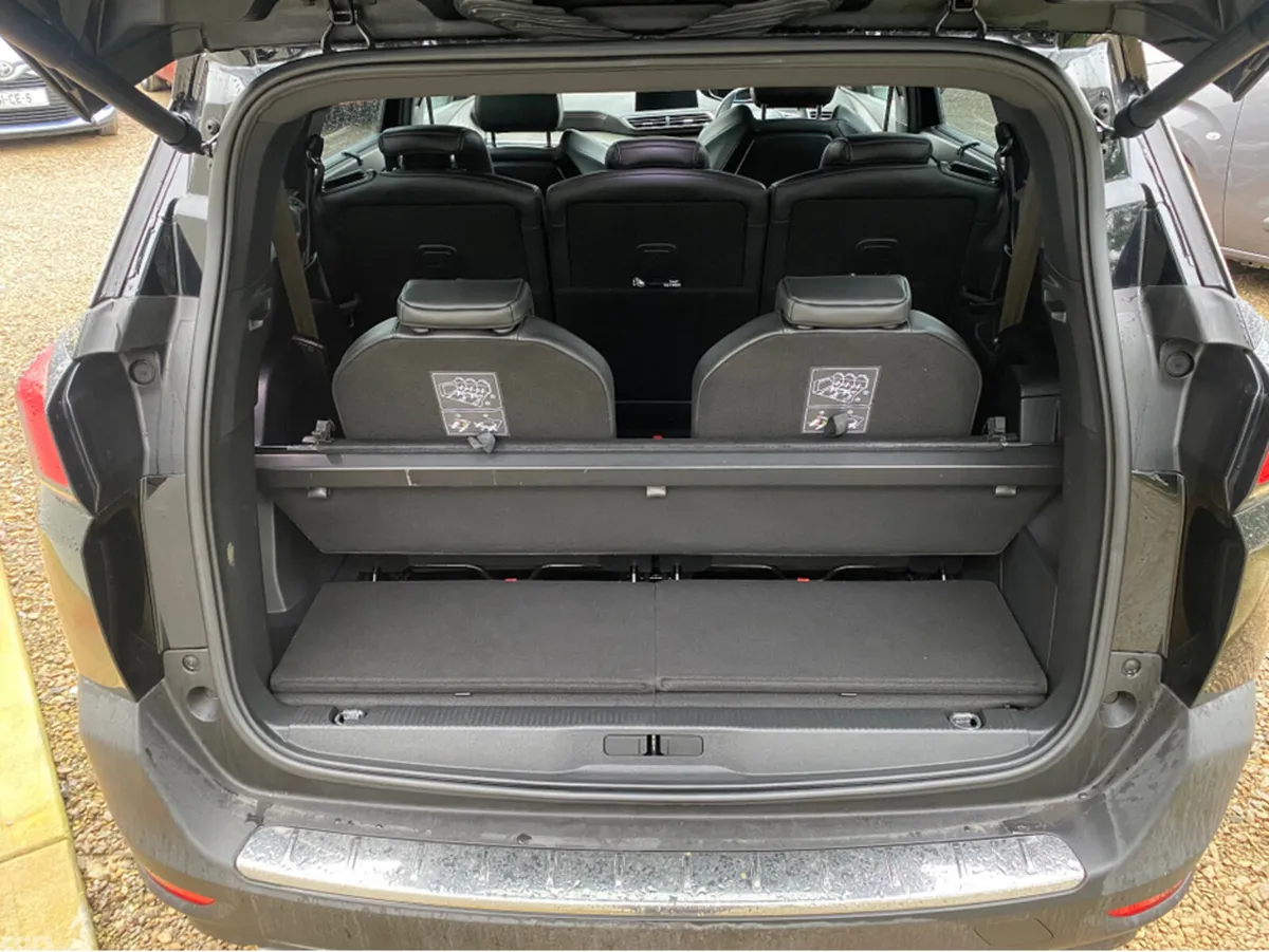 Peugeot 5008 MPV, Diesel, 2019, Black