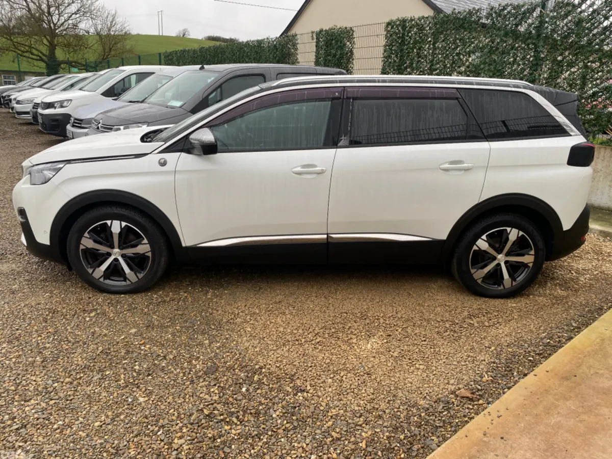 Peugeot 5008 MPV, Diesel, 2020, White