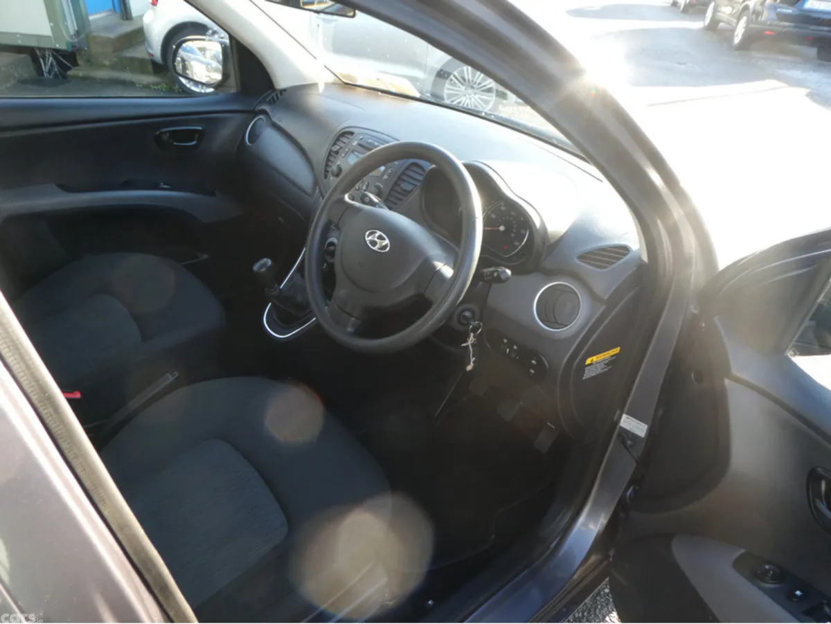Hyundai i10 Hatchback, Petrol, 2014, Grey
