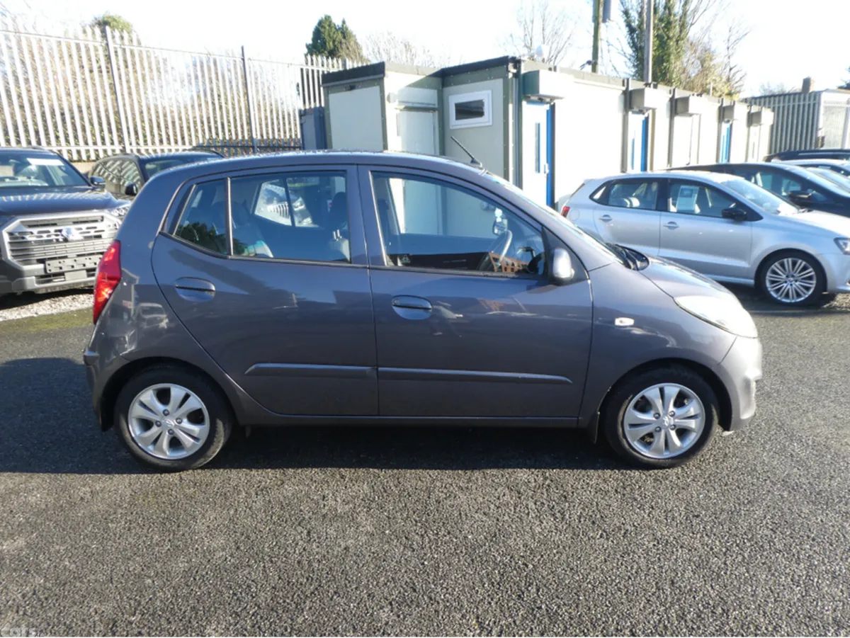 Hyundai i10 Hatchback, Petrol, 2014, Grey