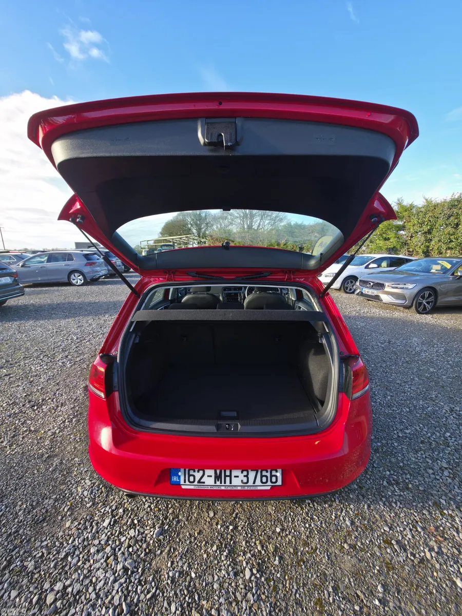 Volkswagen Golf Hatchback, Petrol, 2016, Red