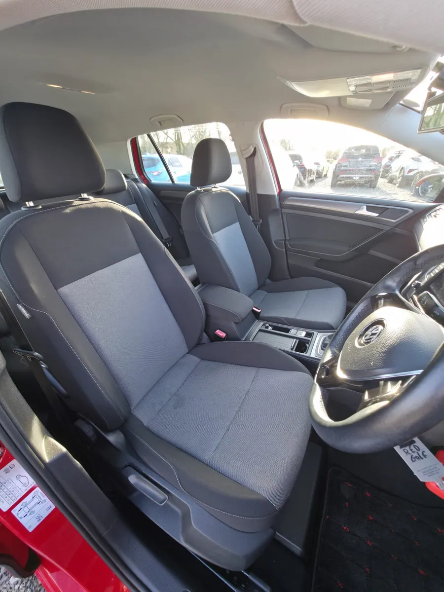 Volkswagen Golf Hatchback, Petrol, 2016, Red
