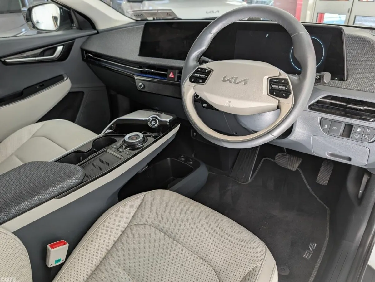 Kia EV6 MPV, Electric, 2022, White