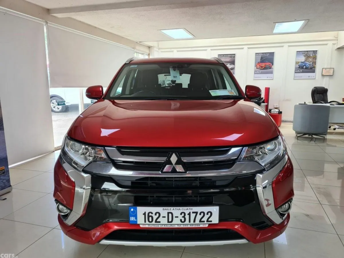 Mitsubishi Outlander SUV, Petrol Plug-in Hybrid, 2016, Red