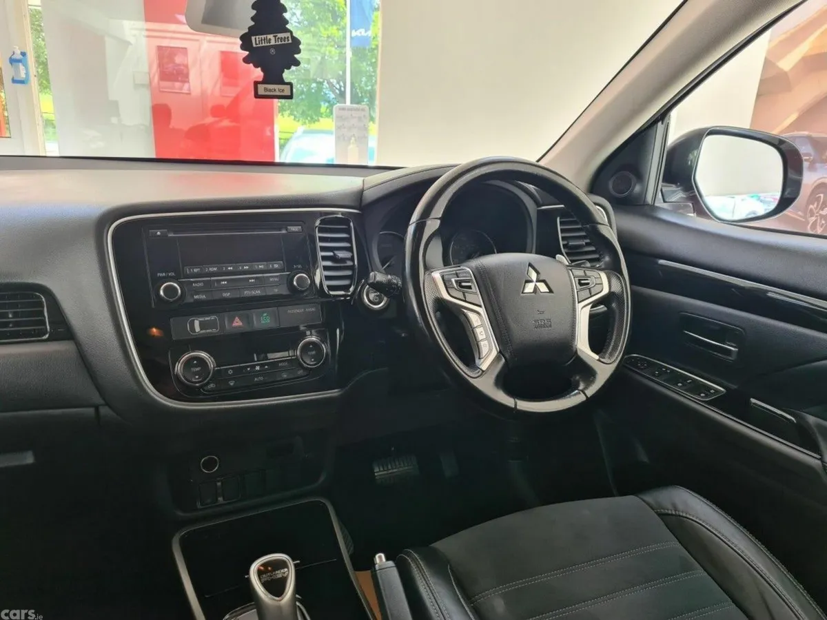 Mitsubishi Outlander SUV, Petrol Plug-in Hybrid, 2016, Red