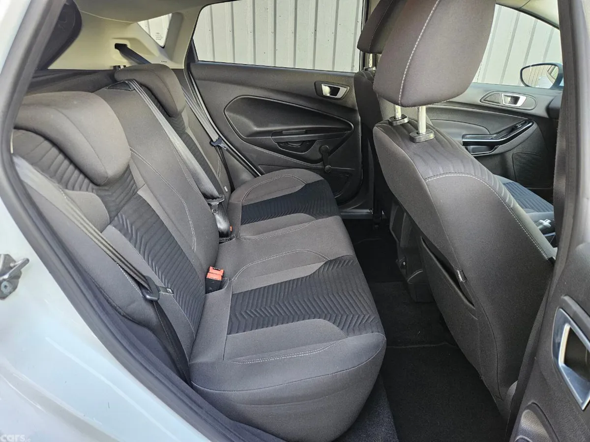 Ford Fiesta Hatchback, Petrol, 2015, White