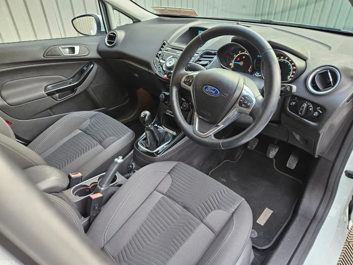 Ford Fiesta Hatchback, Petrol, 2015, White