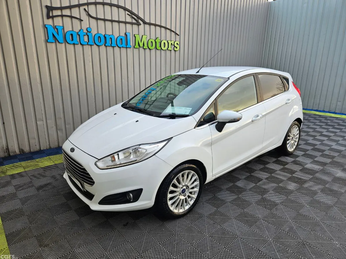 Ford Fiesta Hatchback, Petrol, 2015, White