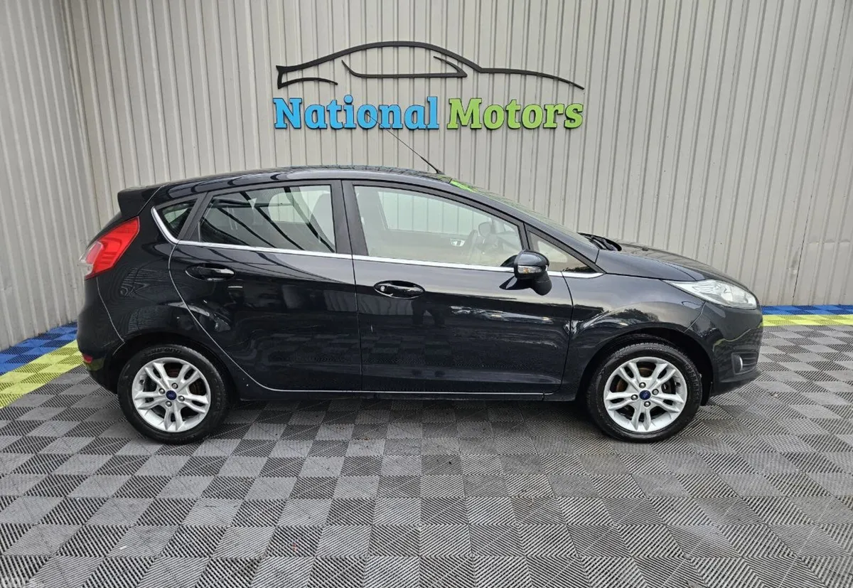 Ford Fiesta Hatchback, Petrol, 2015, Black