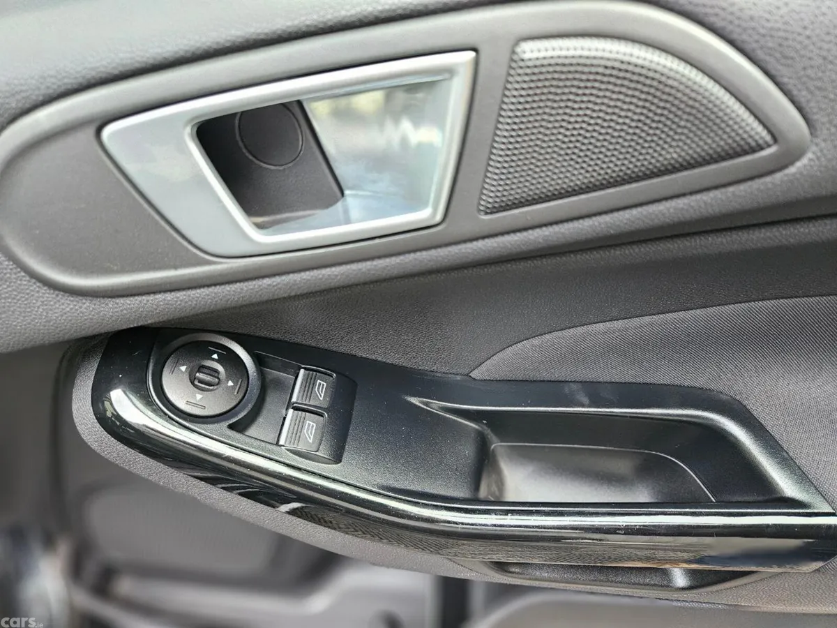 Ford Fiesta Hatchback, Petrol, 2015, Black