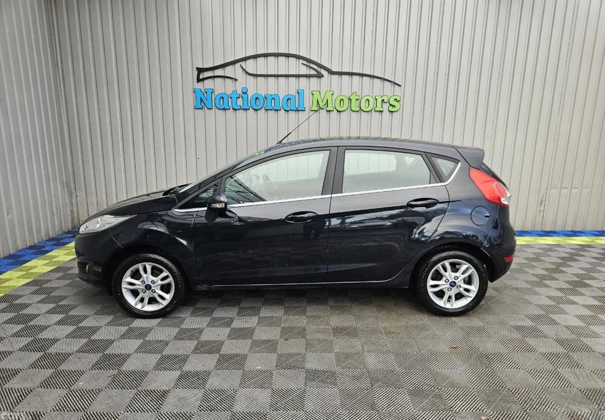 Ford Fiesta Hatchback, Petrol, 2015, Black