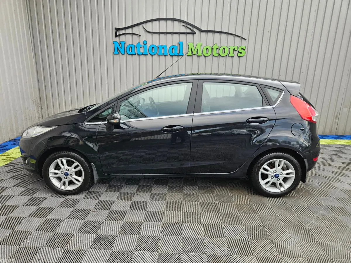 Ford Fiesta Hatchback, Petrol, 2017, Black