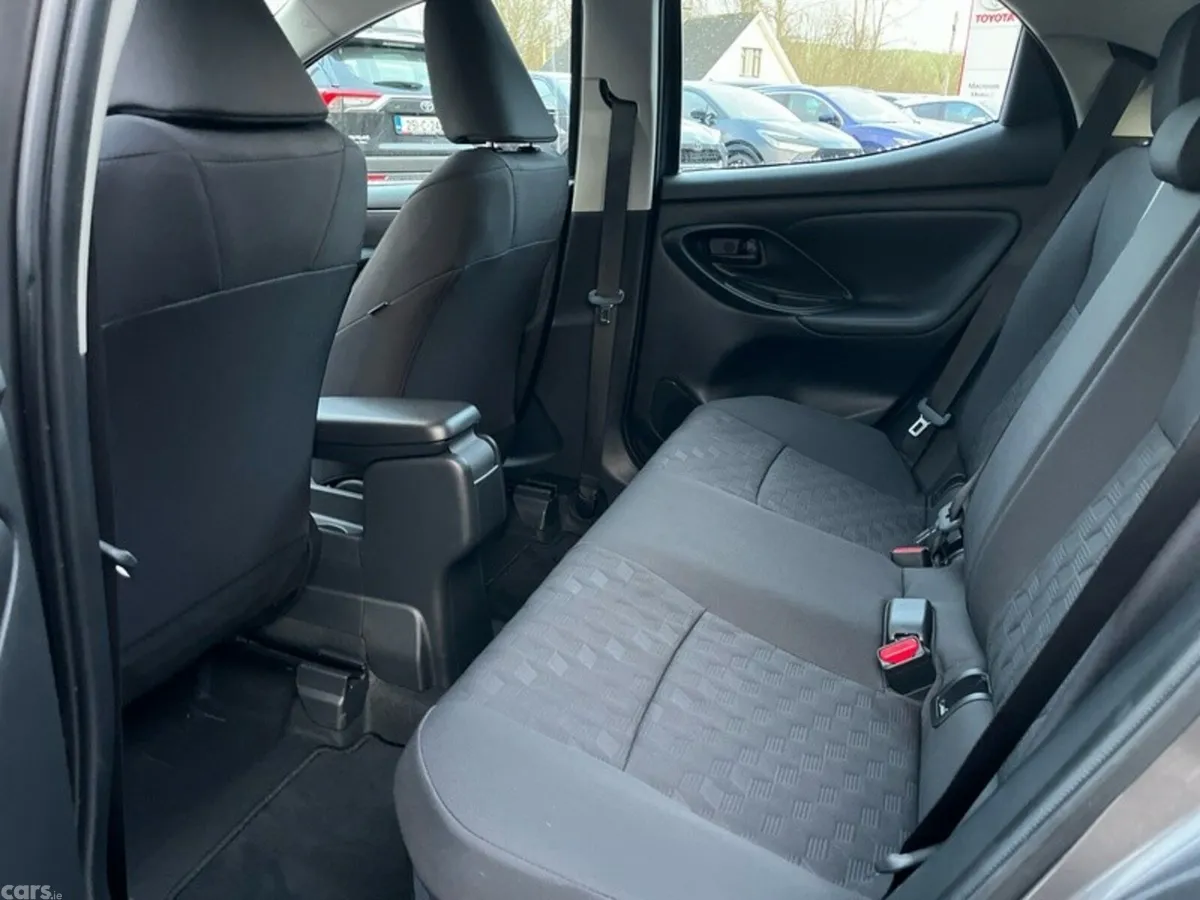 Toyota Yaris Hatchback, Petrol Hybrid, 2025, Grey