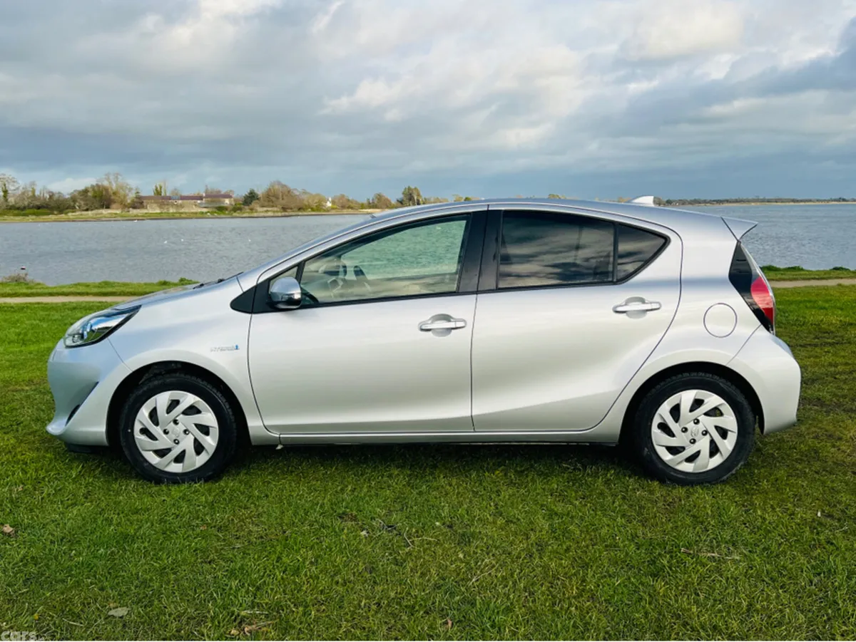 Toyota Aqua Hatchback, Petrol Hybrid, 2019, Silver