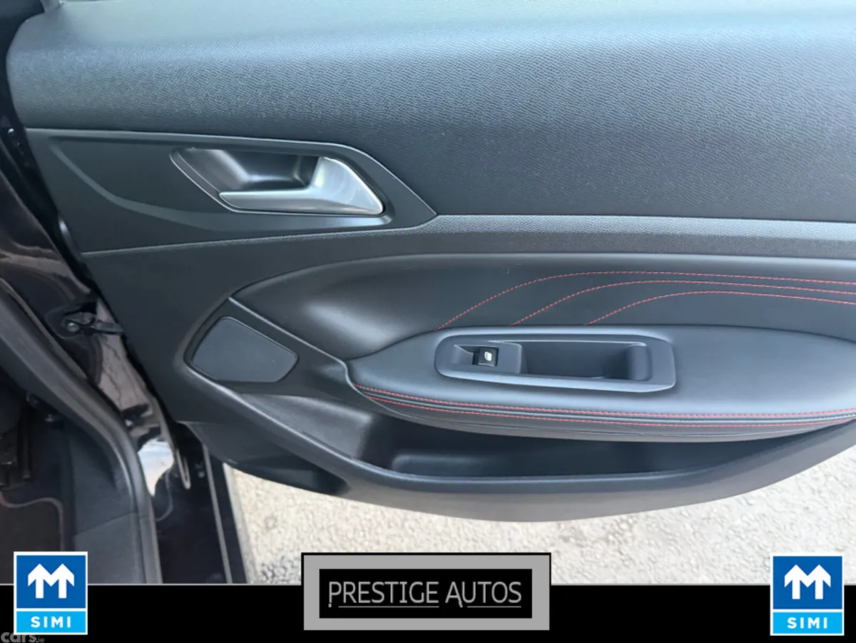 Peugeot 308 Hatchback, Diesel, 2018, Black