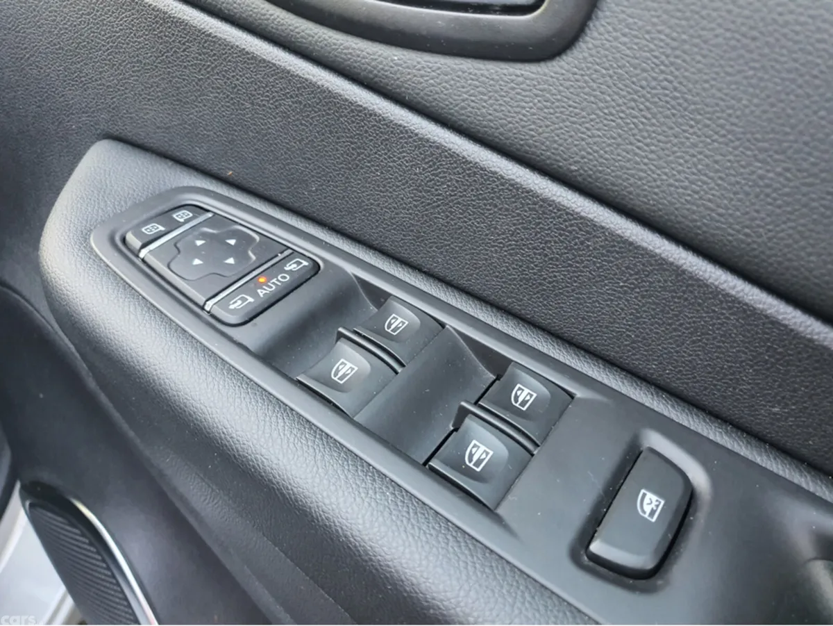 Renault Captur Hatchback, Petrol, 2019, Silver