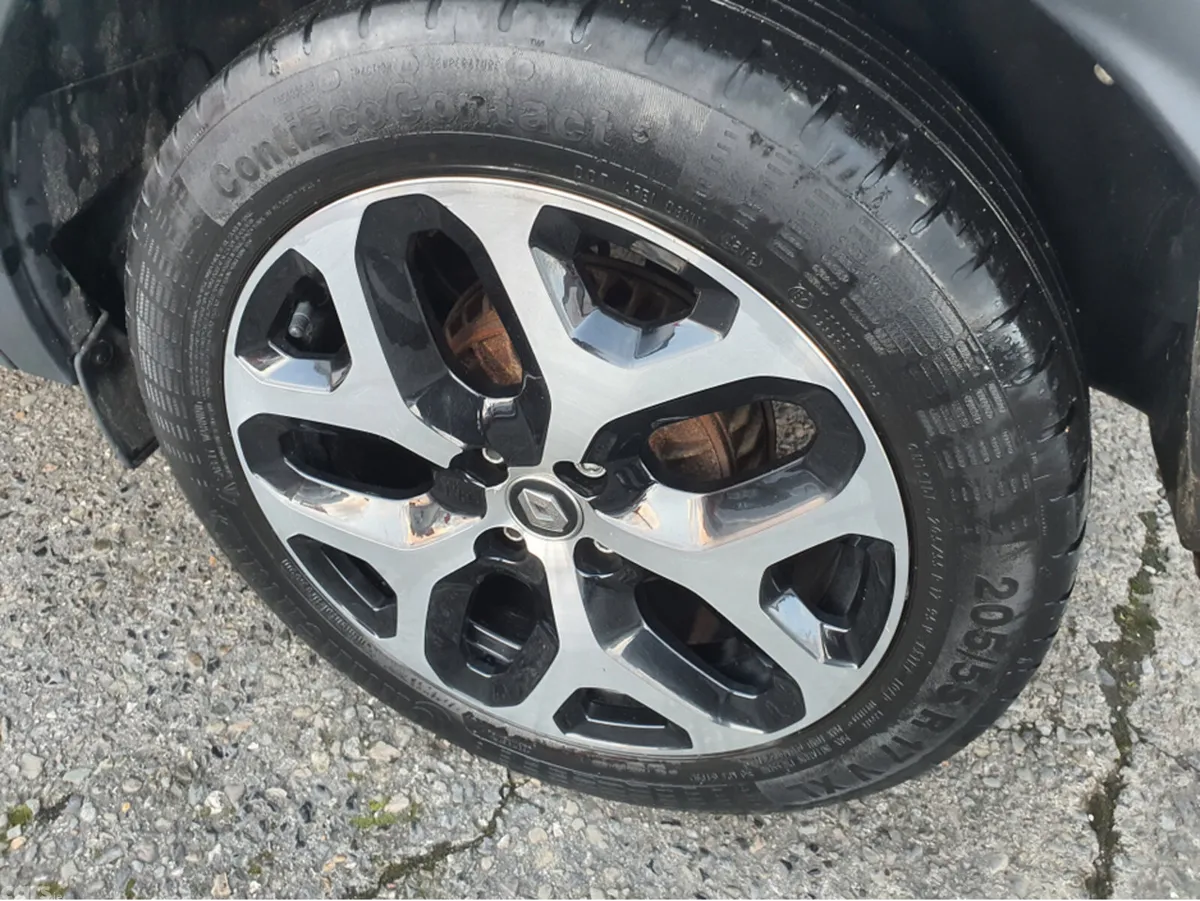 Renault Captur Hatchback, Petrol, 2019, Silver