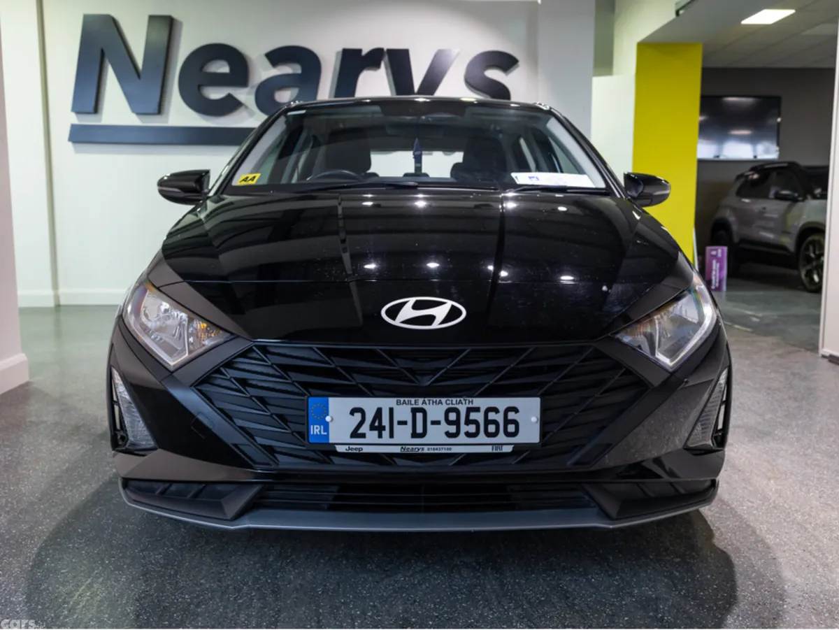Hyundai i20 Hatchback, Petrol, 2024, Black