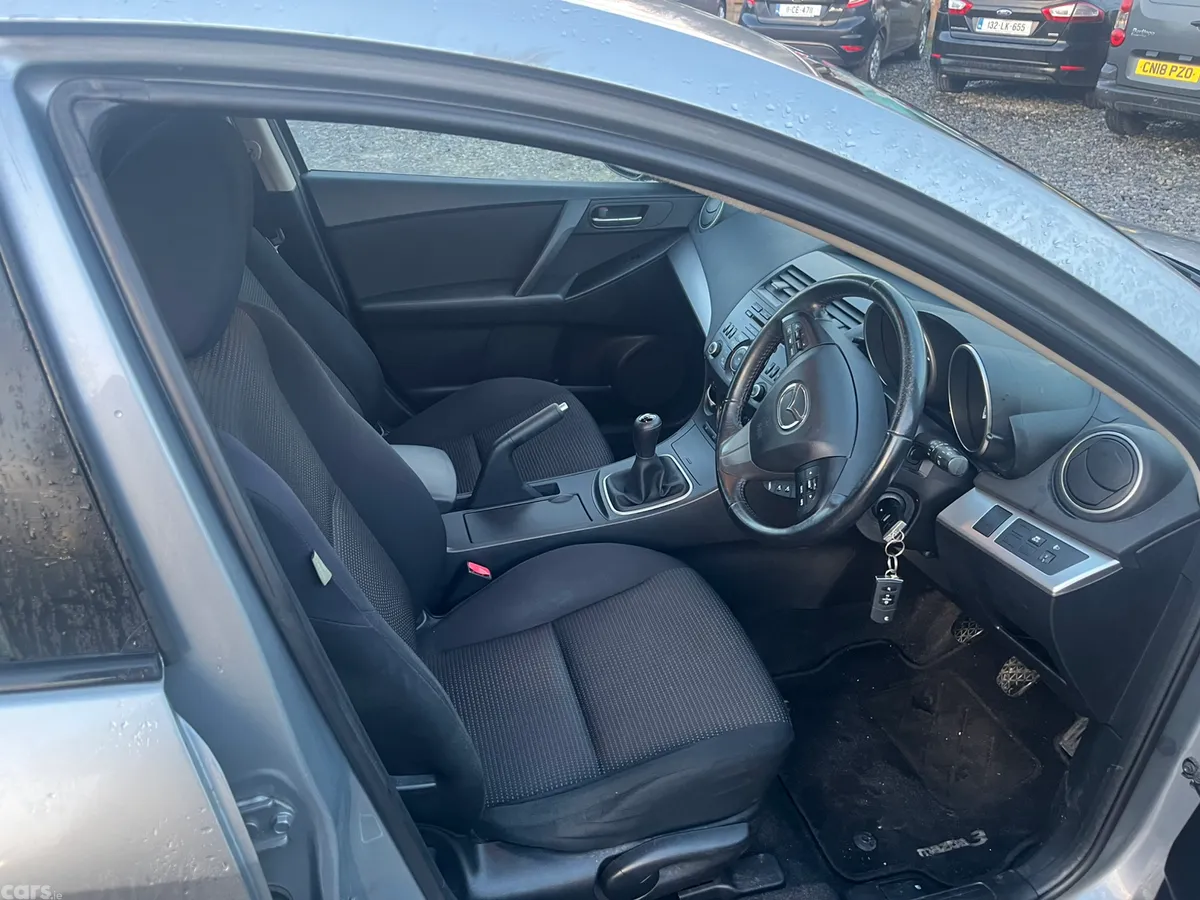 Mazda Mazda3 Hatchback, Diesel, 2012, Grey