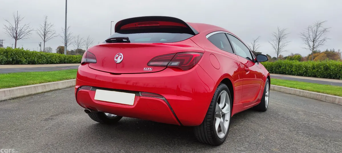 Vauxhall Astra Hatchback, Petrol, 2018, Red