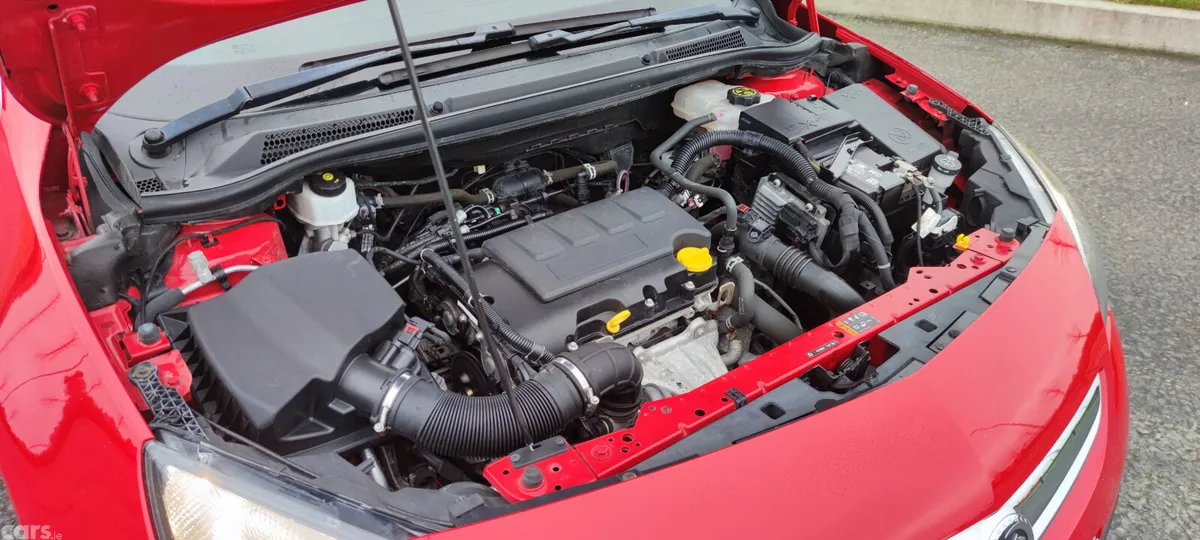 Vauxhall Astra Hatchback, Petrol, 2018, Red