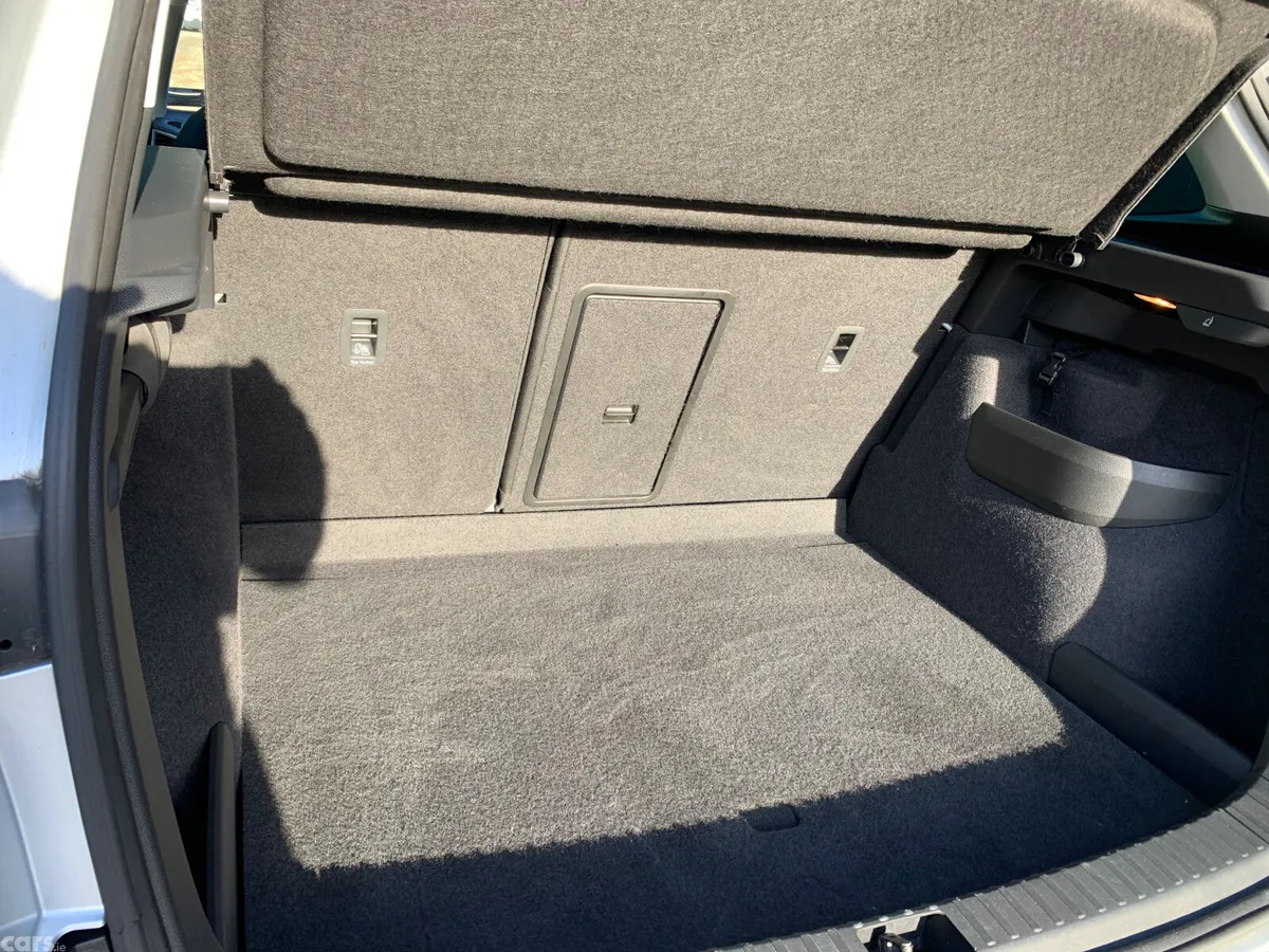 Skoda Karoq SUV, Diesel, 2023, Silver