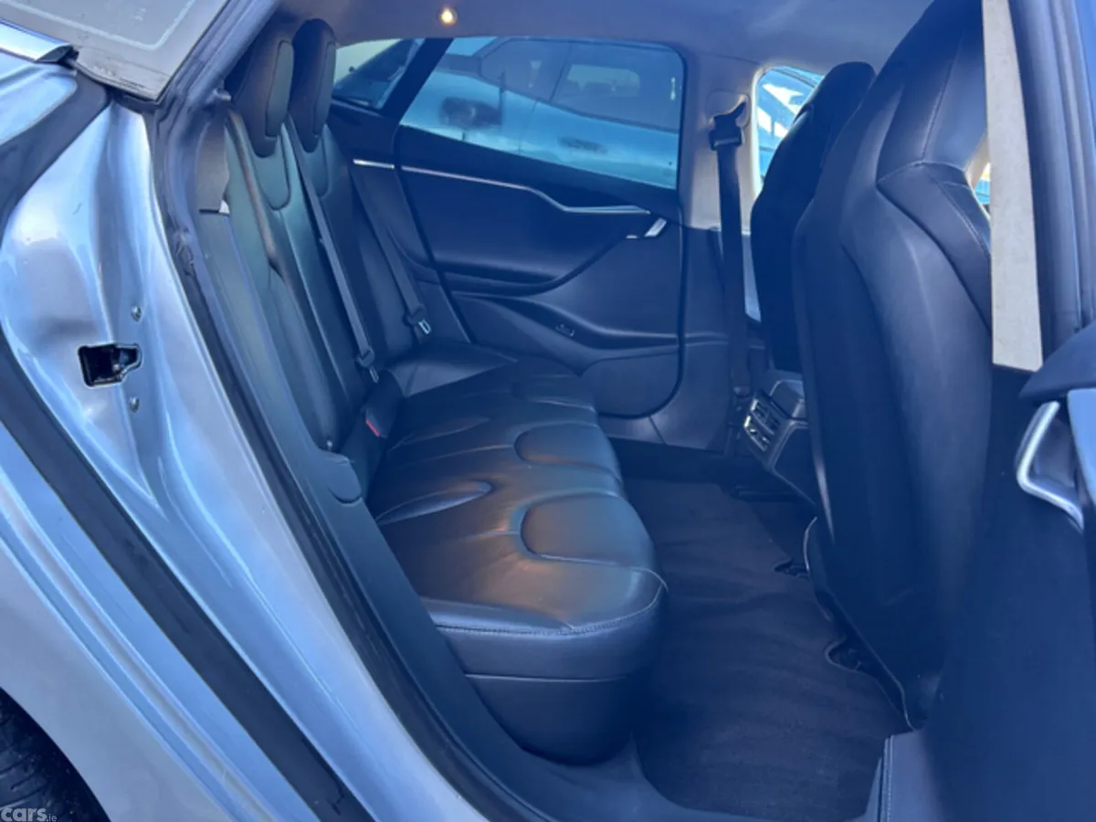Tesla Model S Hatchback, Electric, 2016, Silver