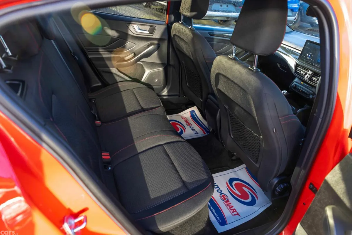 Ford Focus Hatchback, Petrol, 2023, Red