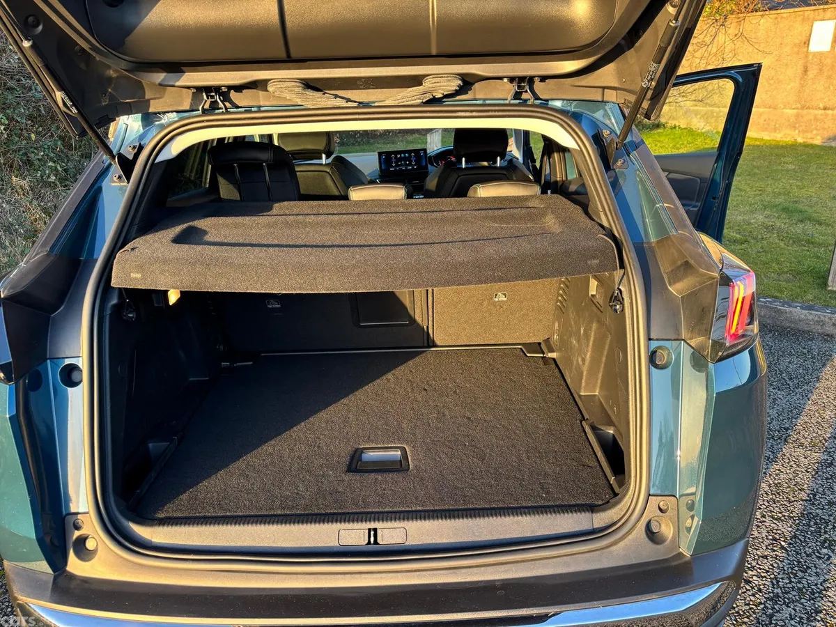 Peugeot 3008 MPV, Petrol, 2022, Blue