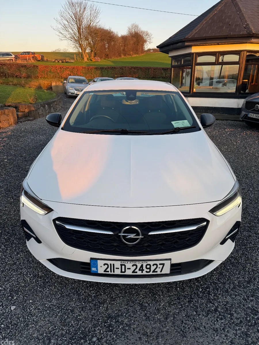 Opel Insignia Hatchback, Diesel, 2021, White