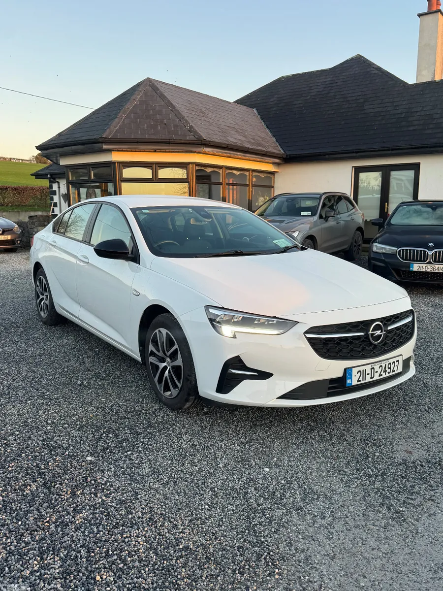 Opel Insignia Hatchback, Diesel, 2021, White