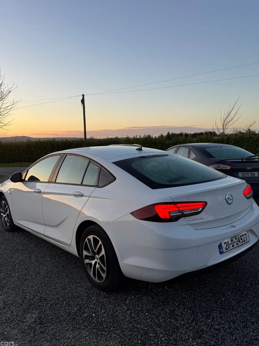 Opel Insignia Hatchback, Diesel, 2021, White