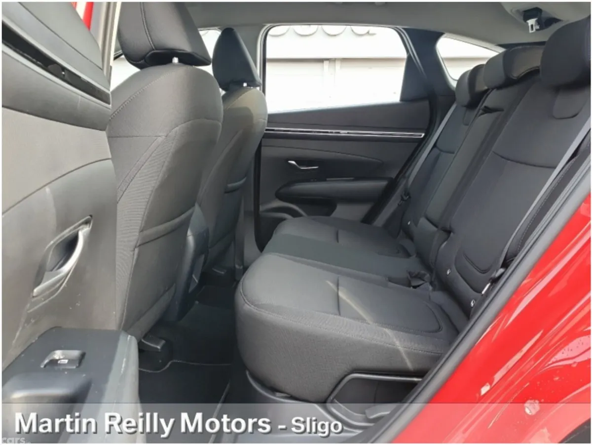 Hyundai Tucson MPV, Petrol Hybrid, 2024, Red