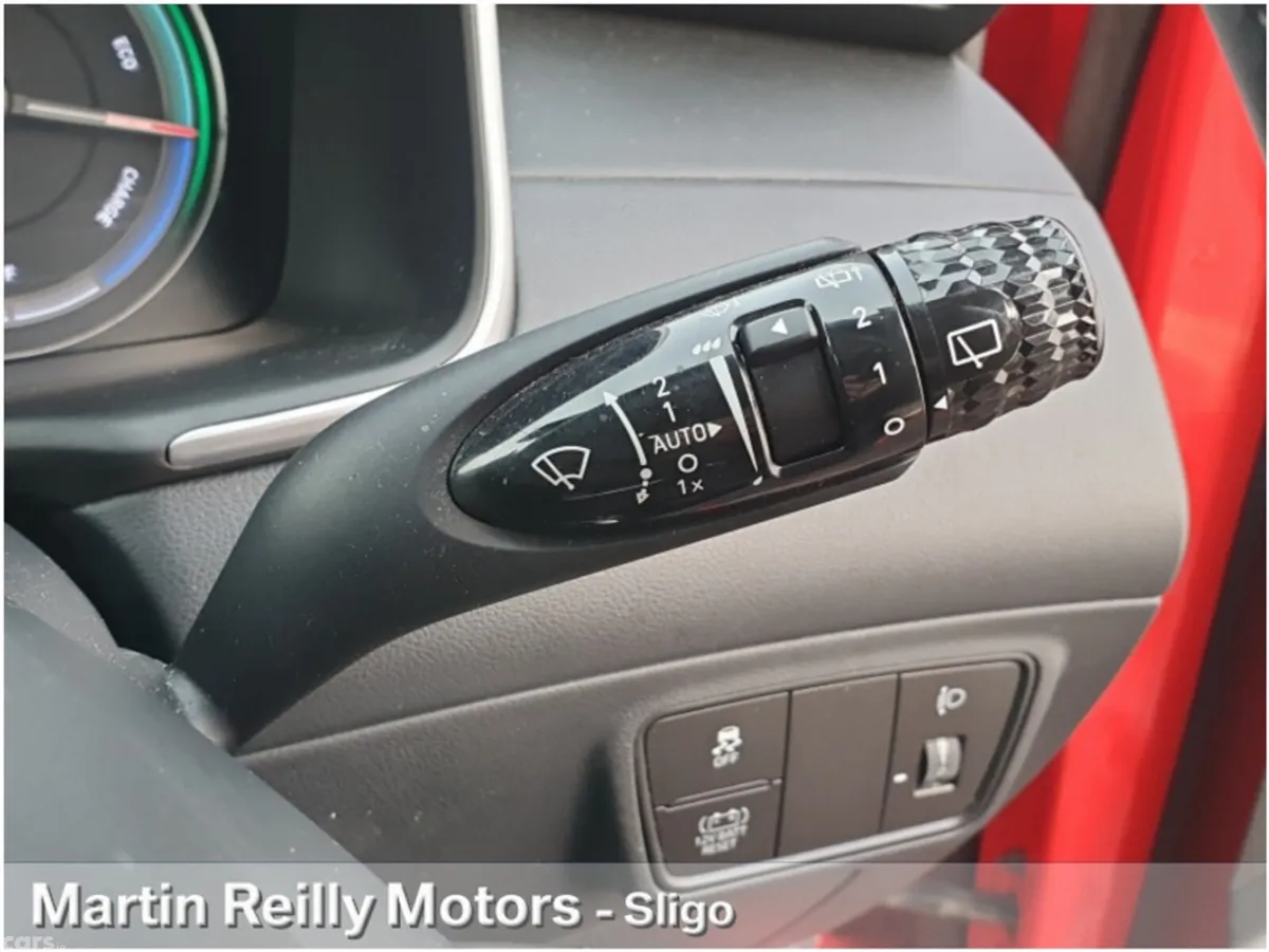 Hyundai Tucson MPV, Petrol Hybrid, 2024, Red